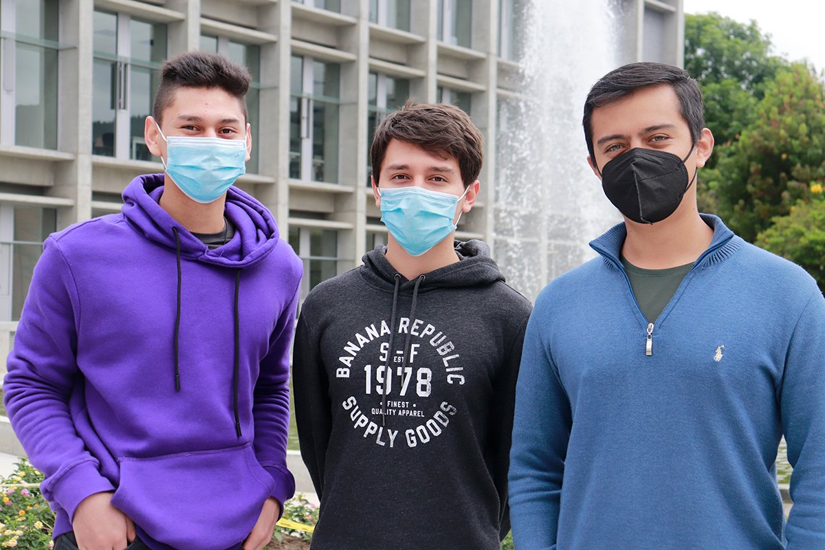 Aspirantes en el campus