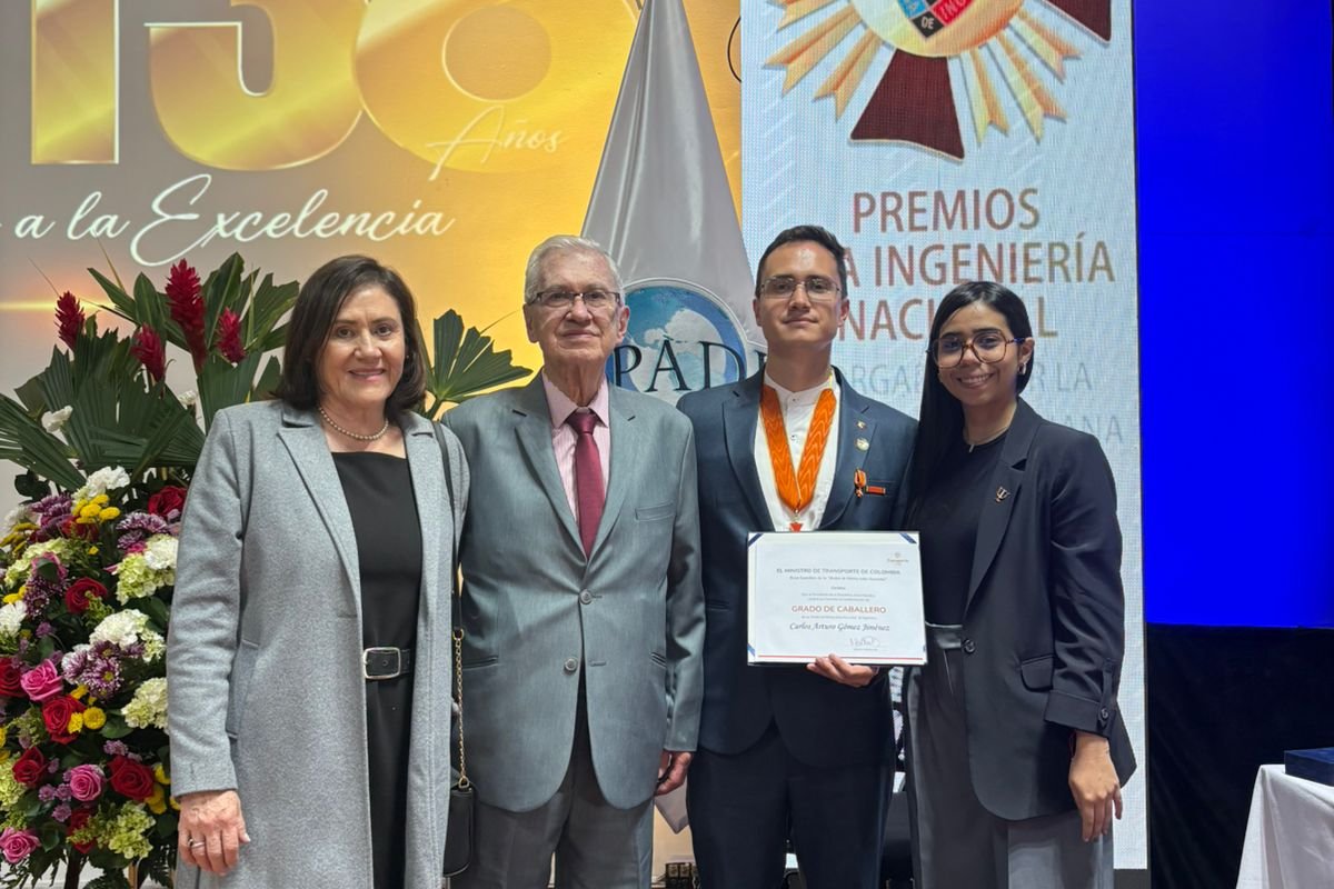 CARLOS ARTURO GOMEZ4