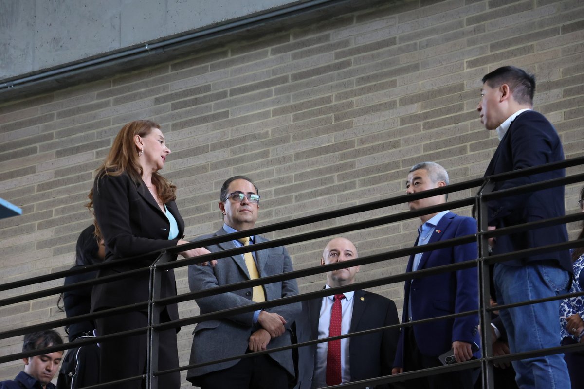 ESCUELA Y METRO LINEA 1