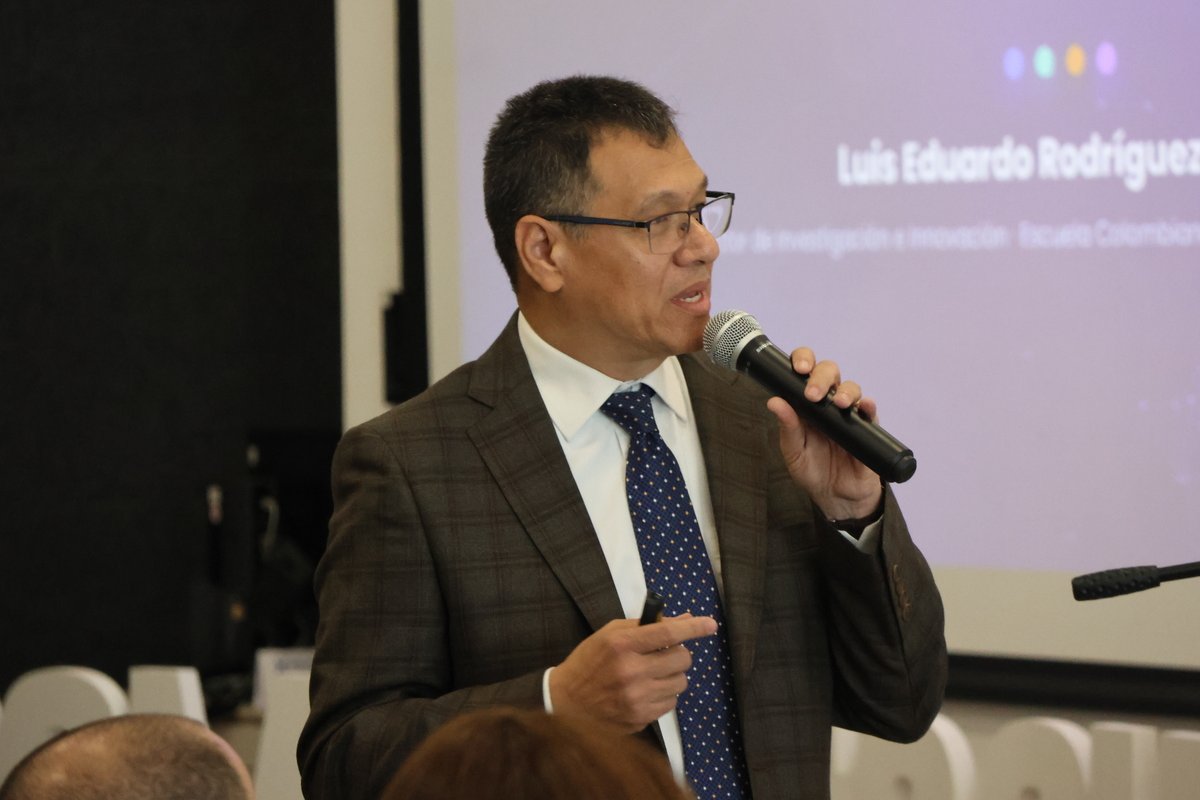 LANZAMIENTO DE HELIX-A - UNIVERSIDAD ESCUELA COLOMBIANA DE INGENIERÍA JULIO GARAVITO
