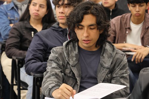 CHARLA JUVENTUD DEMOCRATICA - JULIO CESAR IGLESIAS