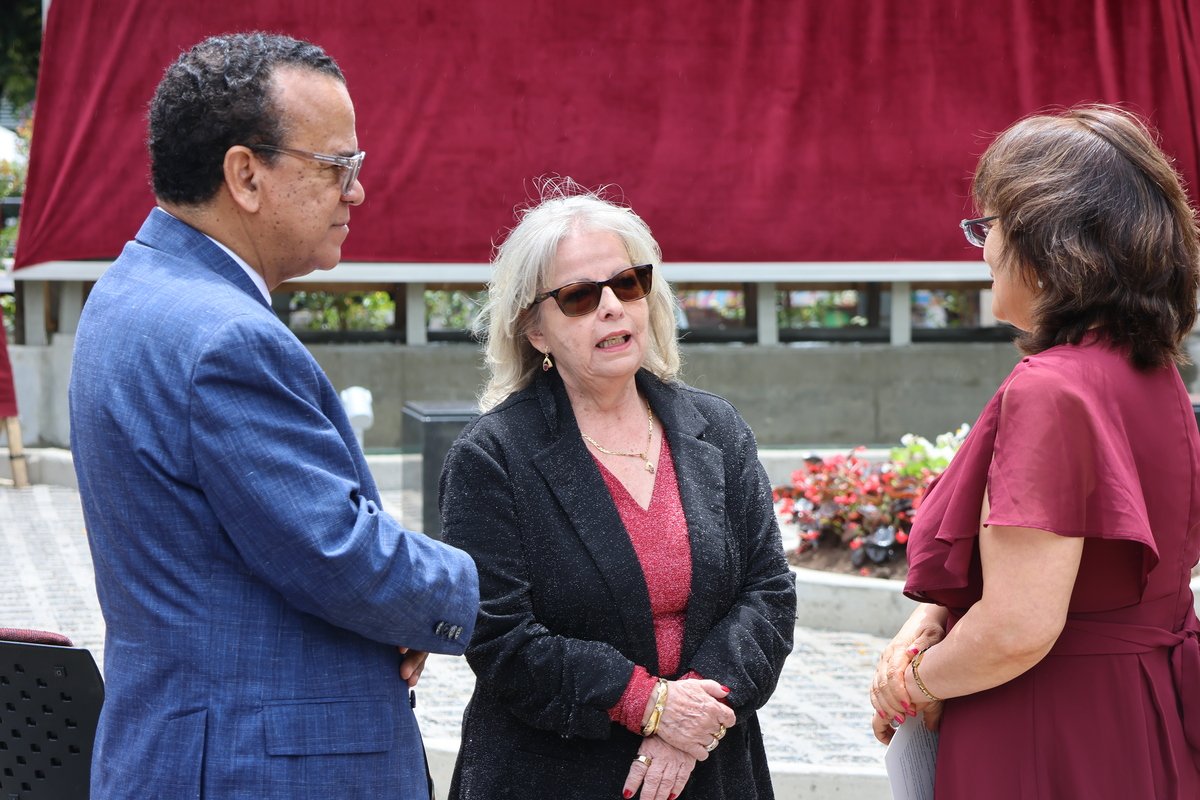 ENTREGA PLAZOLETA DE FUNDADORES - UNIVERSIDAD ESCUELA COLOMBIANA DE INGENIERÍA JULIO GARAVITO