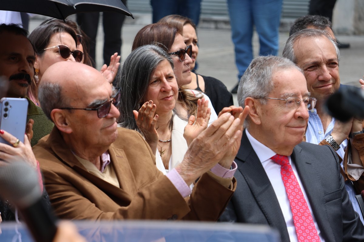 ENTREGA PLAZOLETA DE FUNDADORES - UNIVERSIDAD ESCUELA COLOMBIANA DE INGENIERÍA JULIO GARAVITO