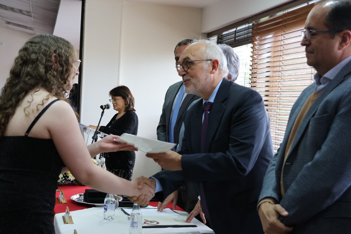 BECAS EXCELENCIA