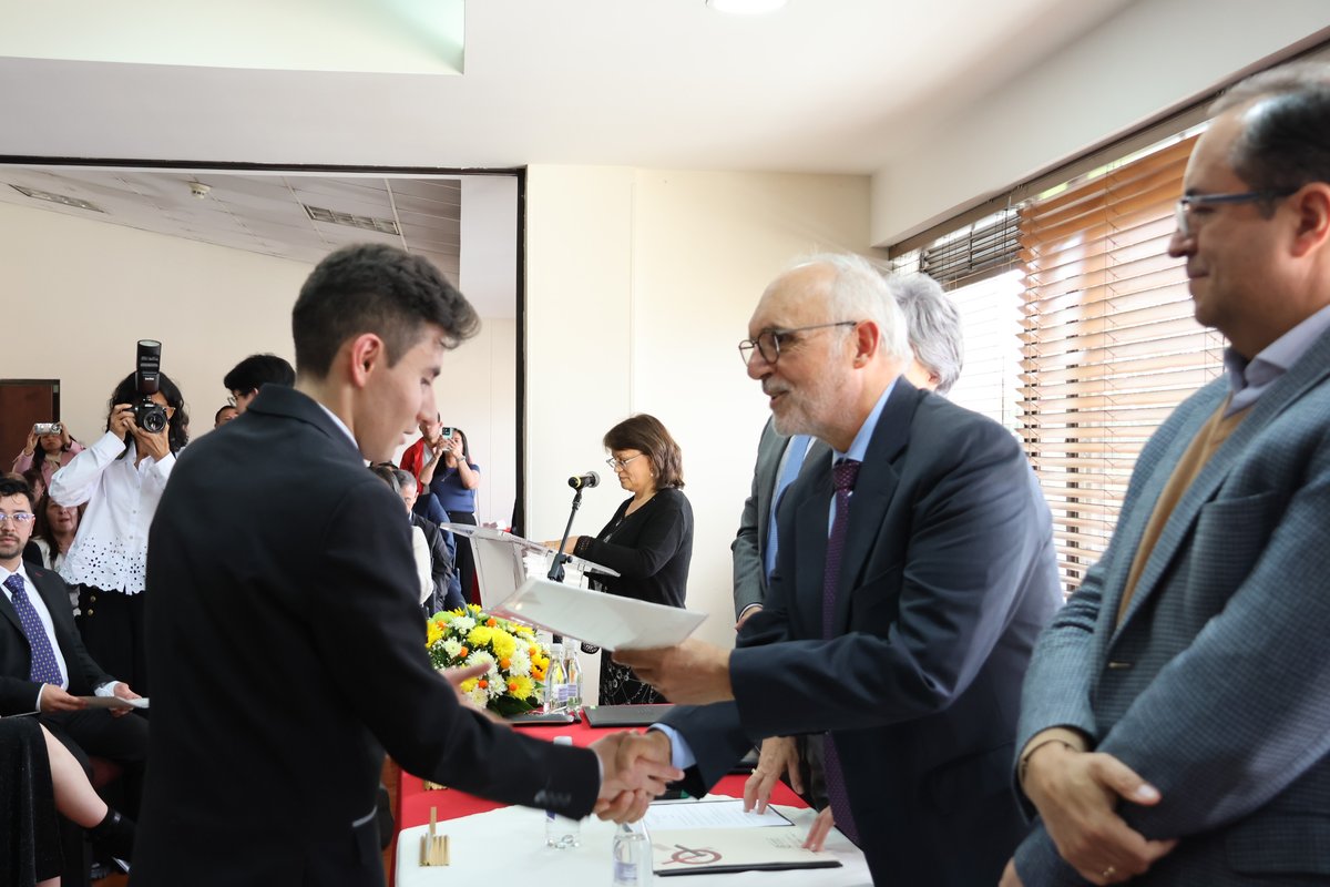 BECAS EXCELENCIA