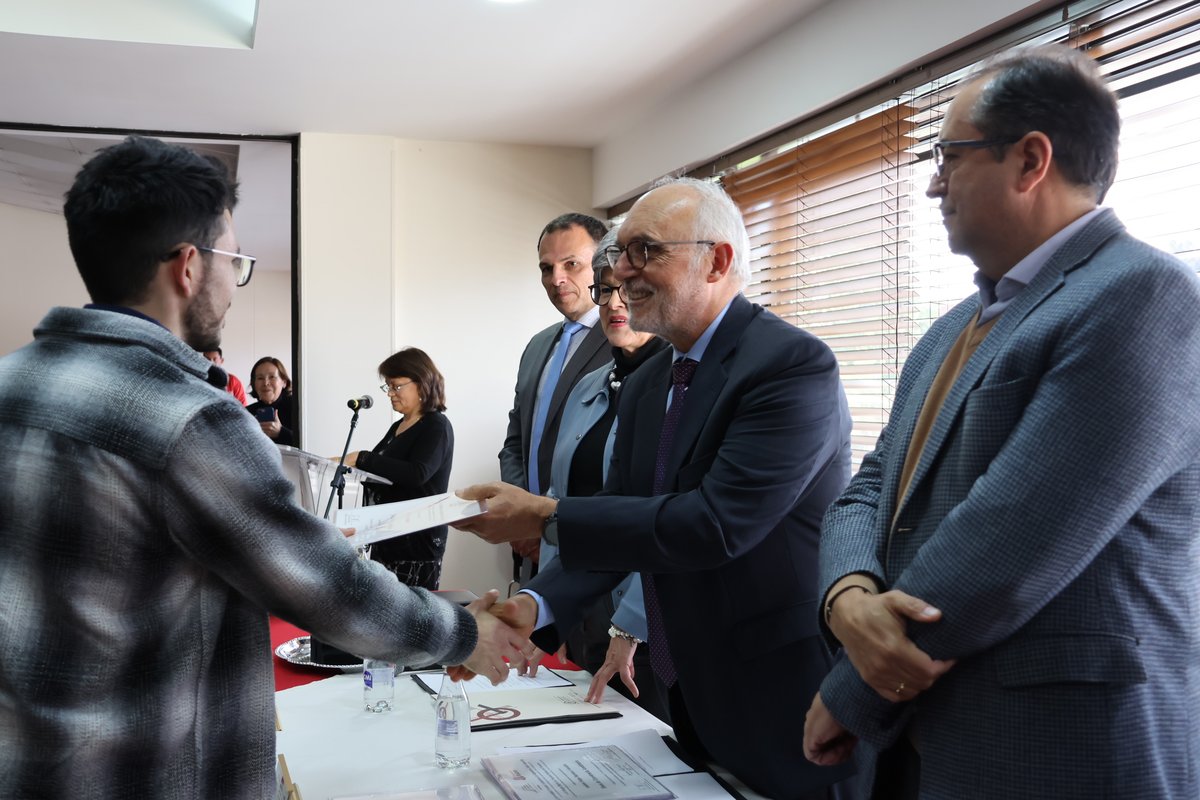 BECAS EXCELENCIA