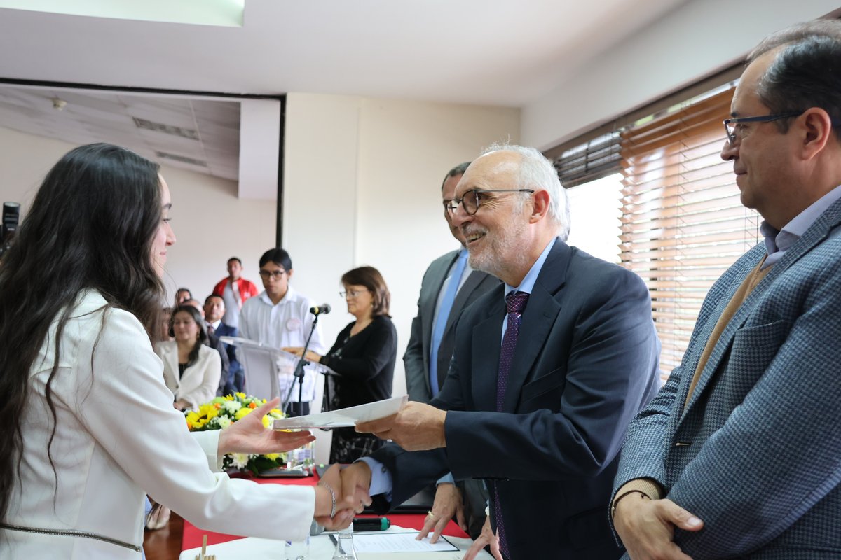 BECAS EXCELENCIA