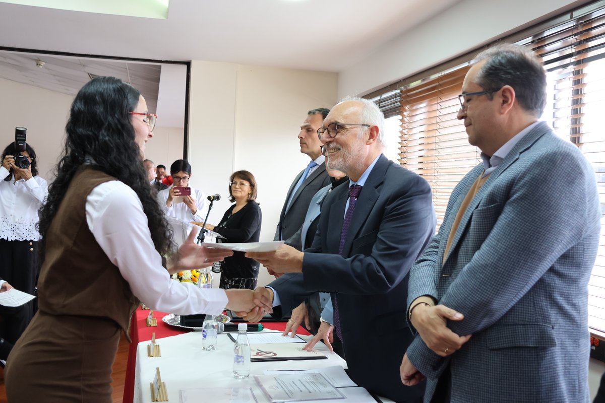 BECAS EXCELENCIA