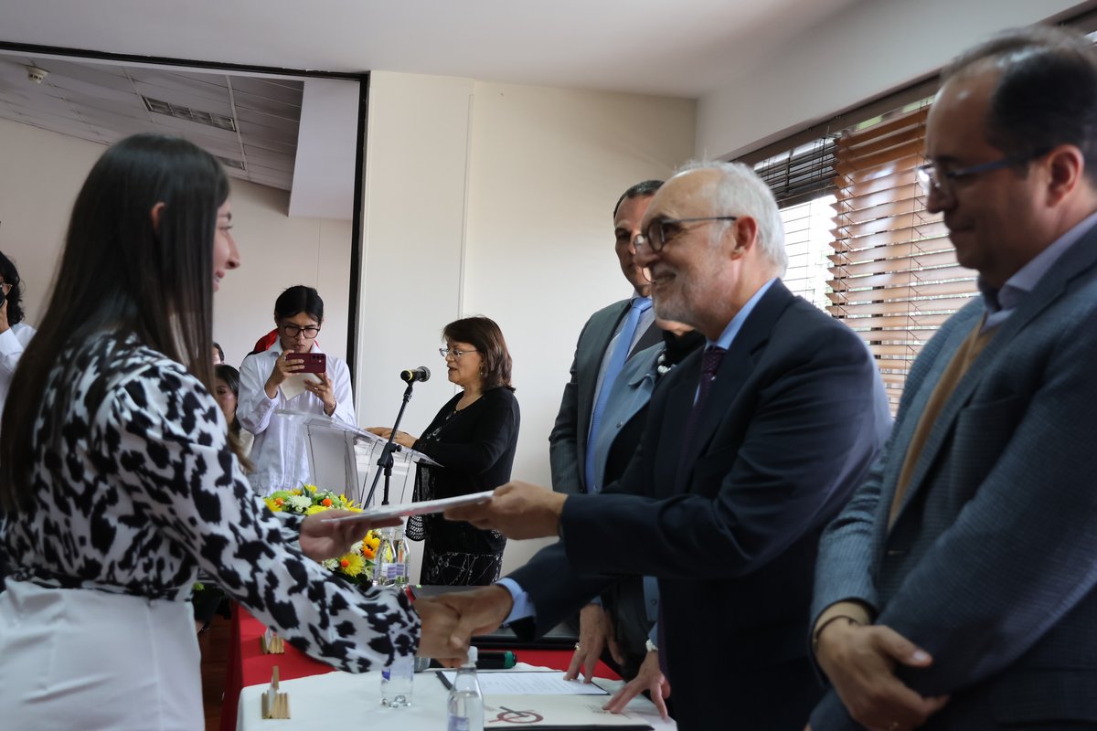 BECAS EXCELENCIA