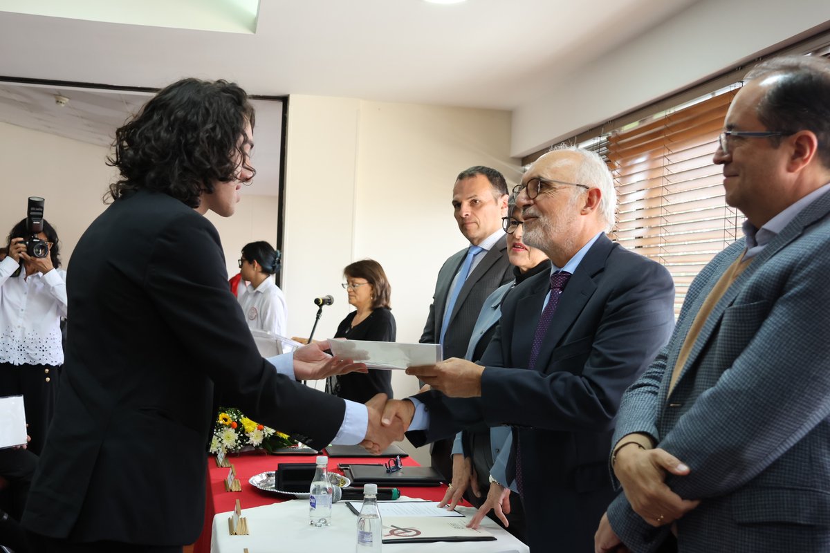 BECAS EXCELENCIA