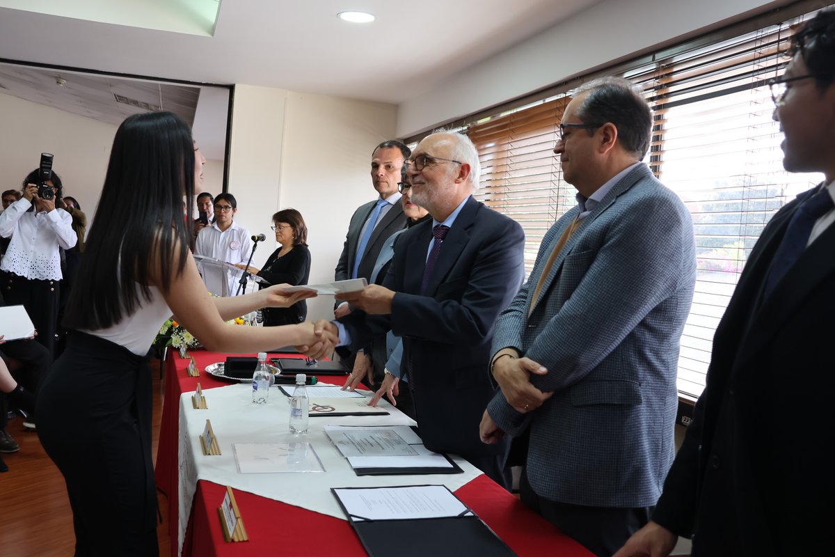 BECAS EXCELENCIA