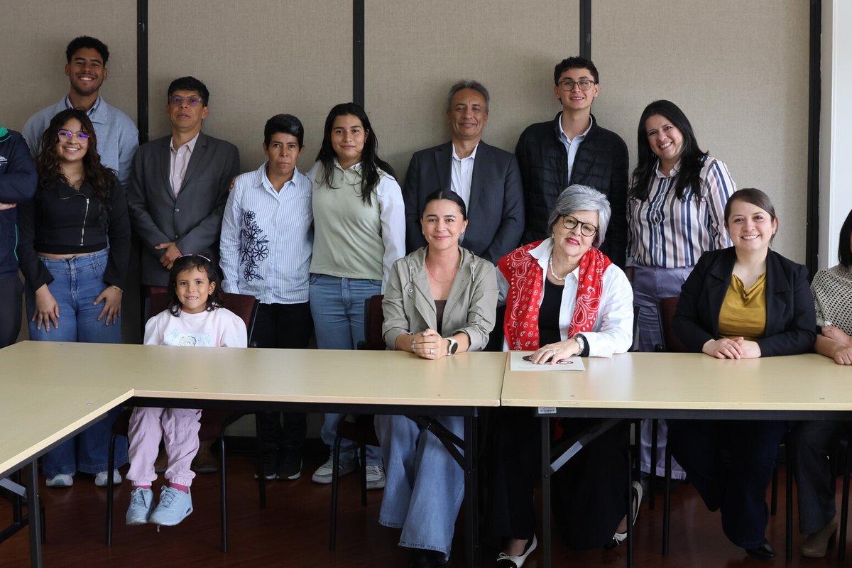 BANNER BECAS FUNDADORES BOLIVAR DAVIVIENDA - UNIVERSIDAD ESCUELA COLOMBIANA DE INGENIERÍA JULIO GARAVITO