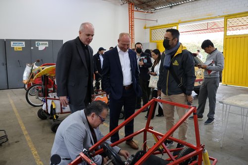 VISITA YASAKI 2025
