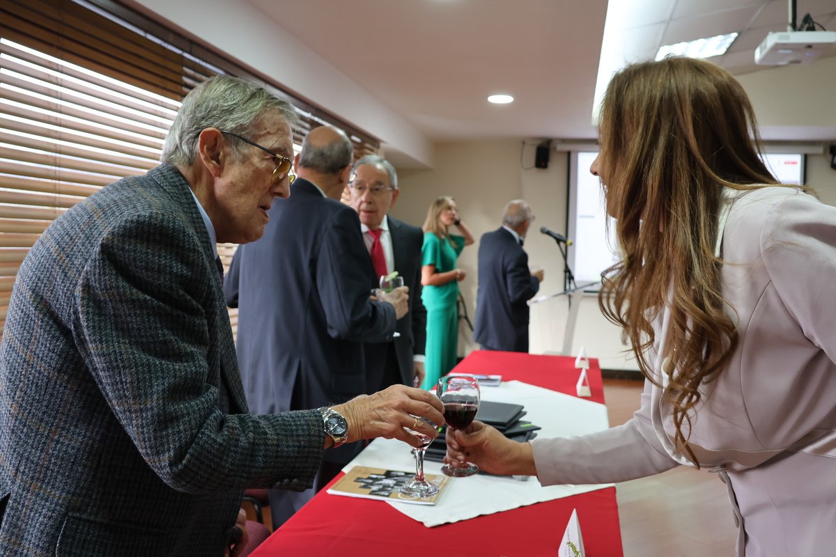 MIEMBROS ADHERENTES DEL CLAUSTRO 2025-2033