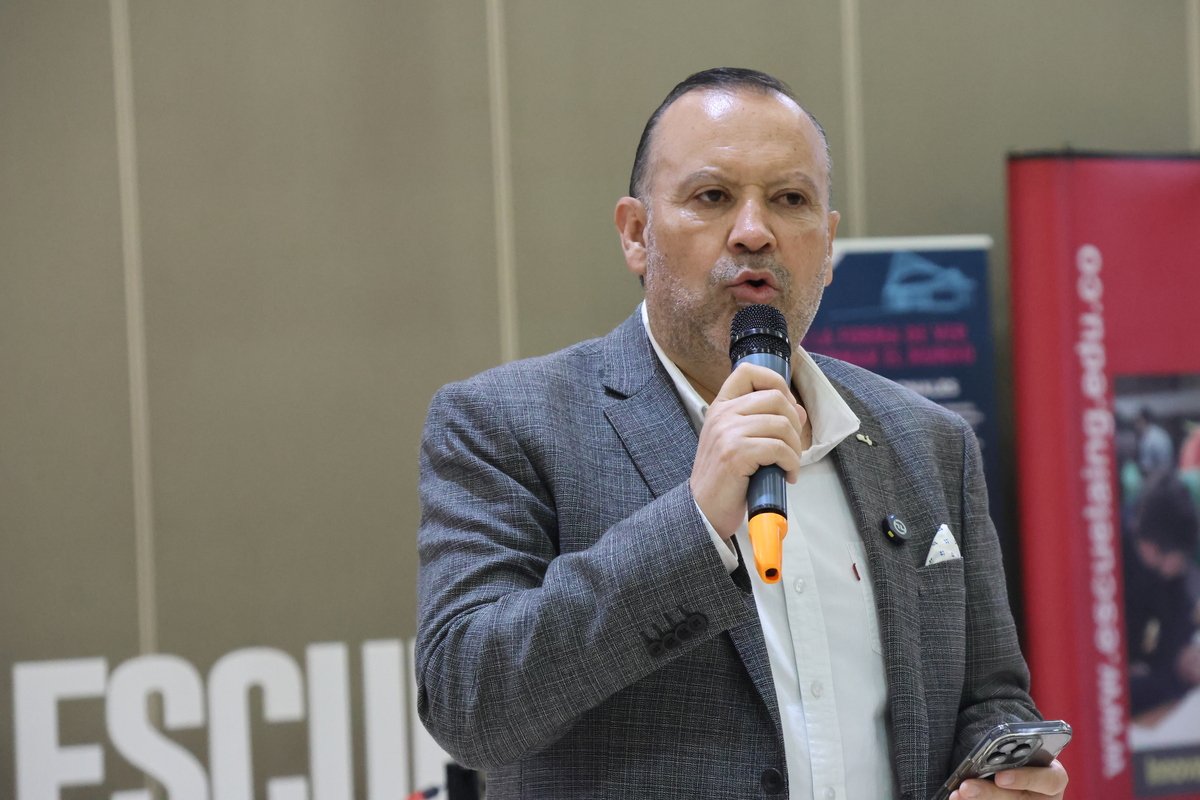 FOTOS TOUR STEM ESCUELA