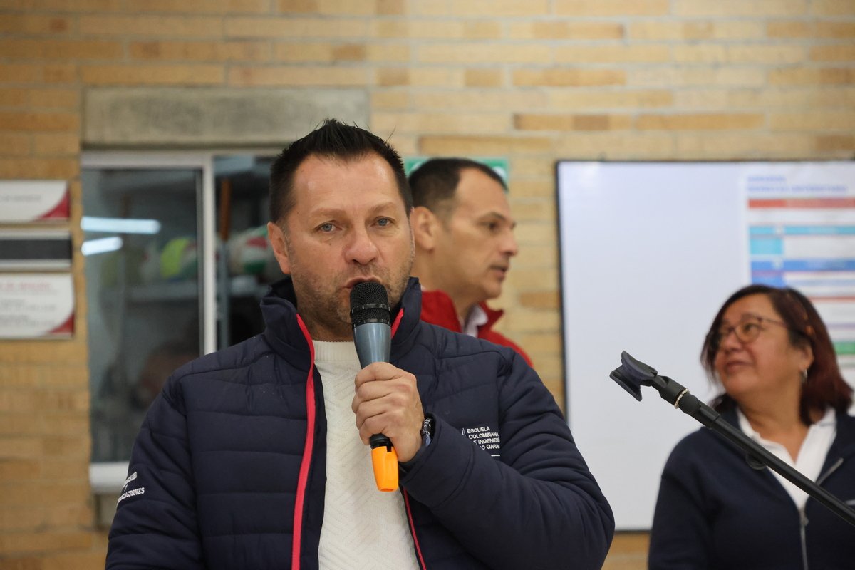 FOTOS TOUR STEM ESCUELA