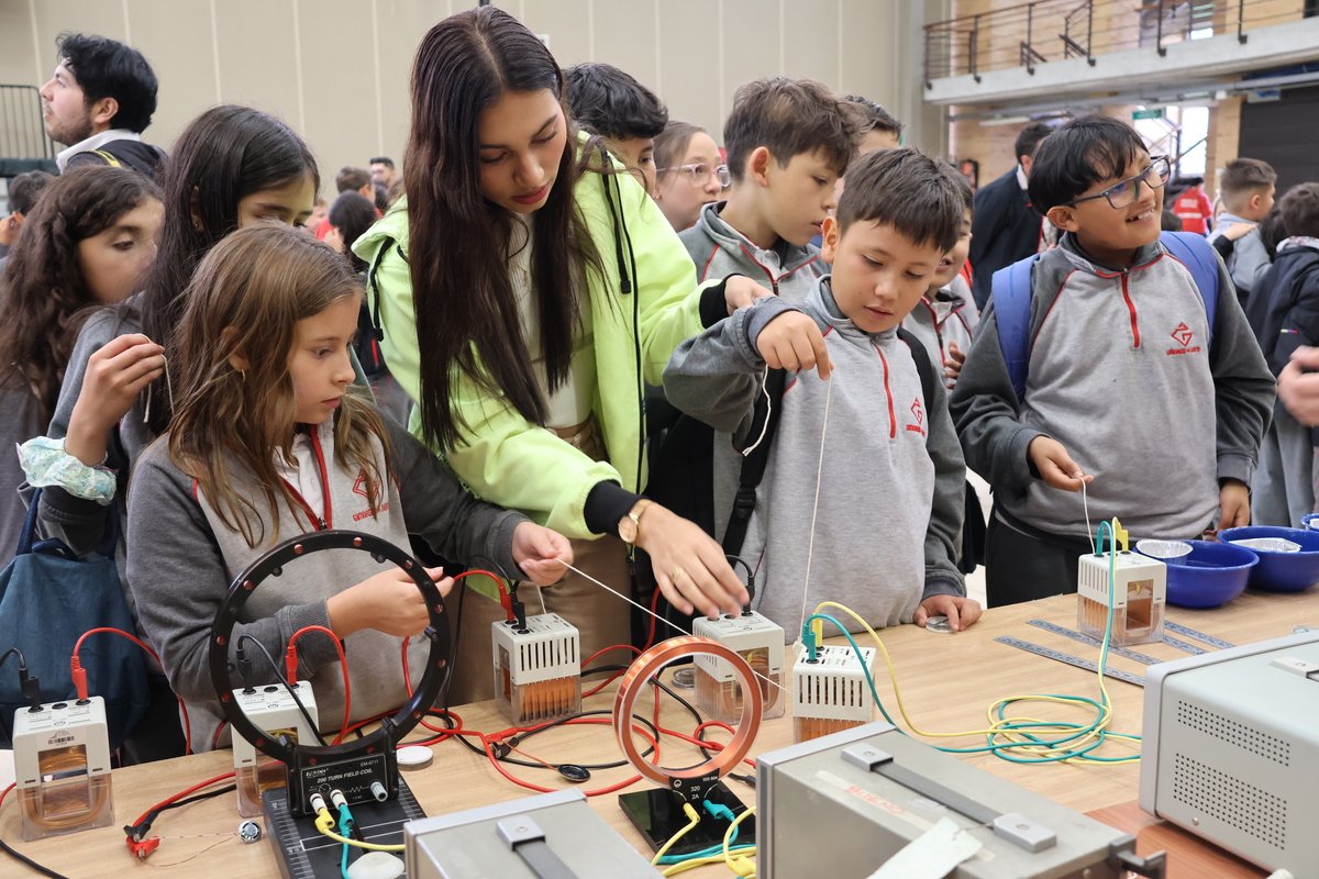 FOTOS TOUR STEM ESCUELA