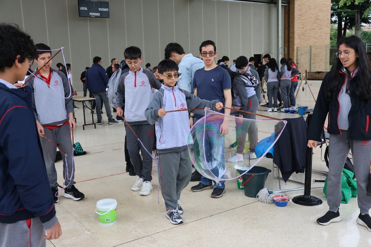 FOTOS TOUR STEM ESCUELA