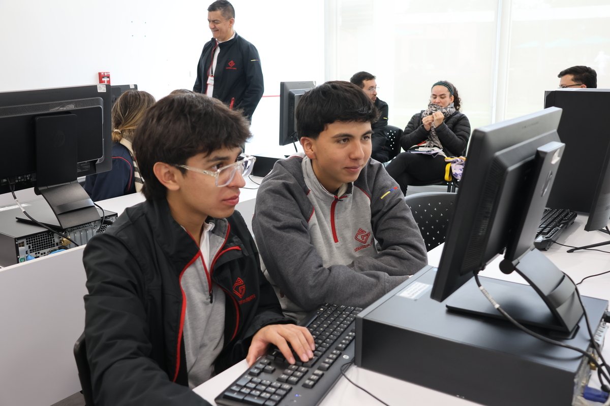 FOTOS TOUR STEM ESCUELA