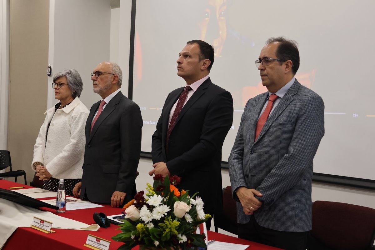 HOMENAJE A FUNDADORES