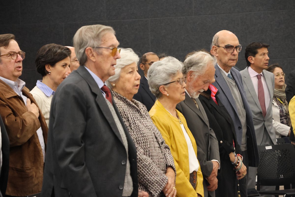 HOMENAJE A FUNDADORES