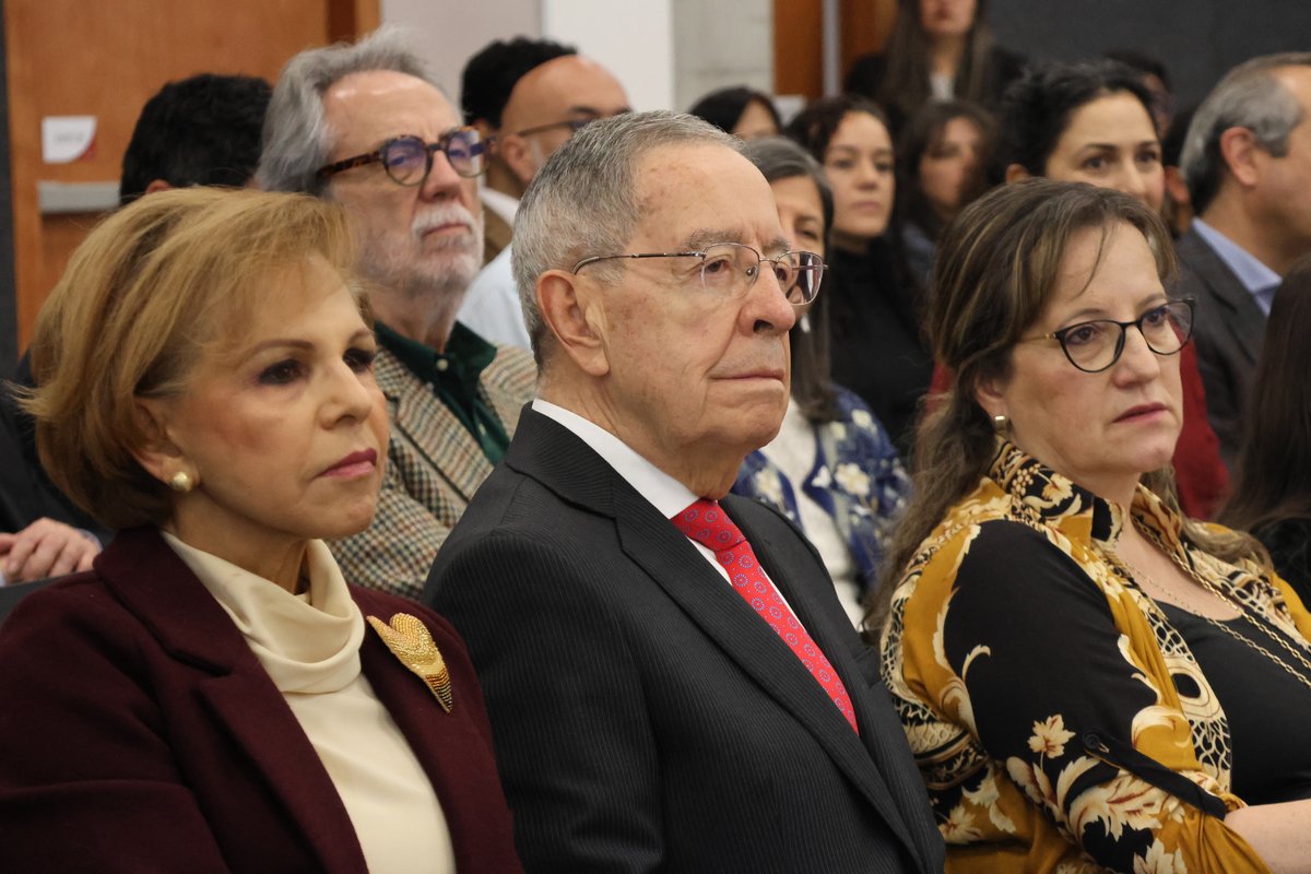 HOMENAJE A FUNDADORES