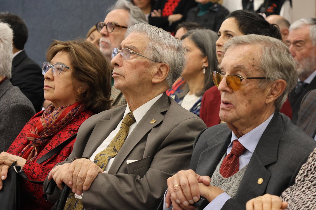 HOMENAJE A FUNDADORES