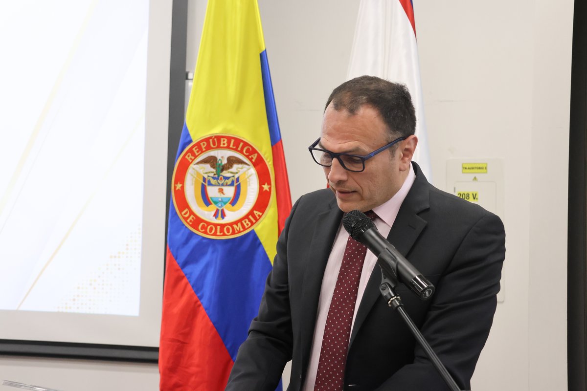 HOMENAJE A FUNDADORES