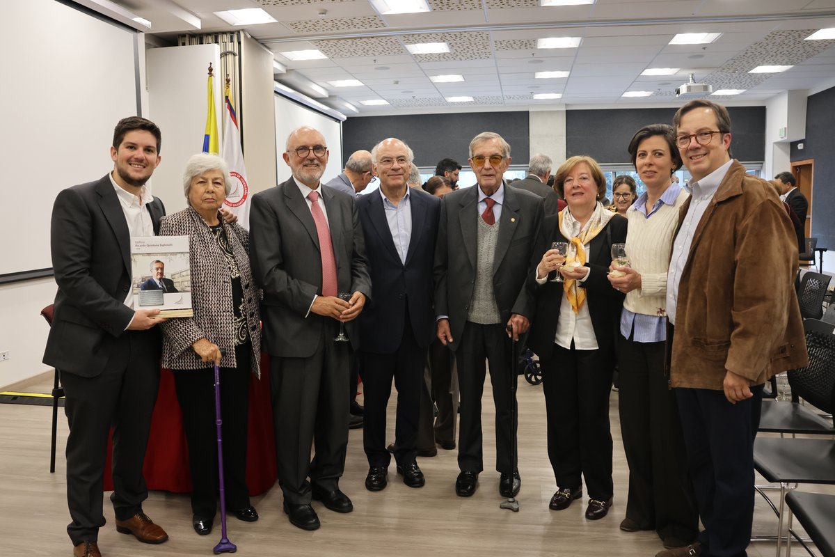 HOMENAJE A FUNDADORES