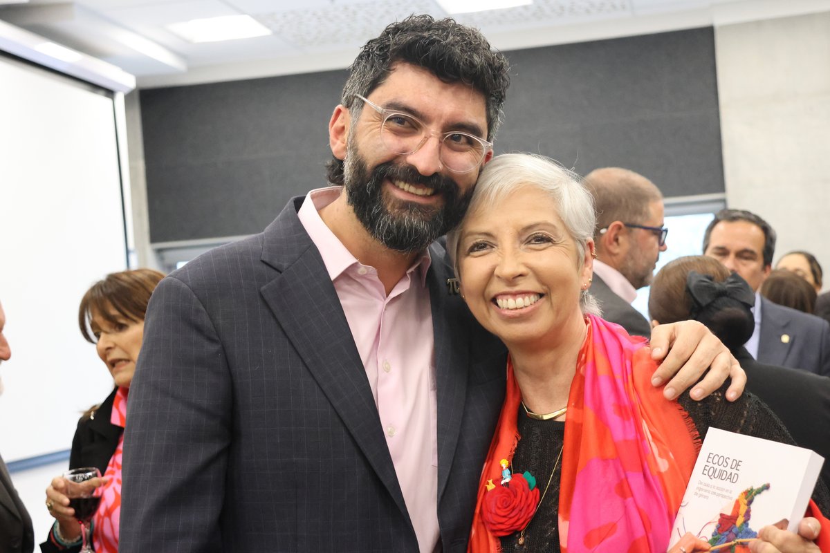 HOMENAJE A FUNDADORES