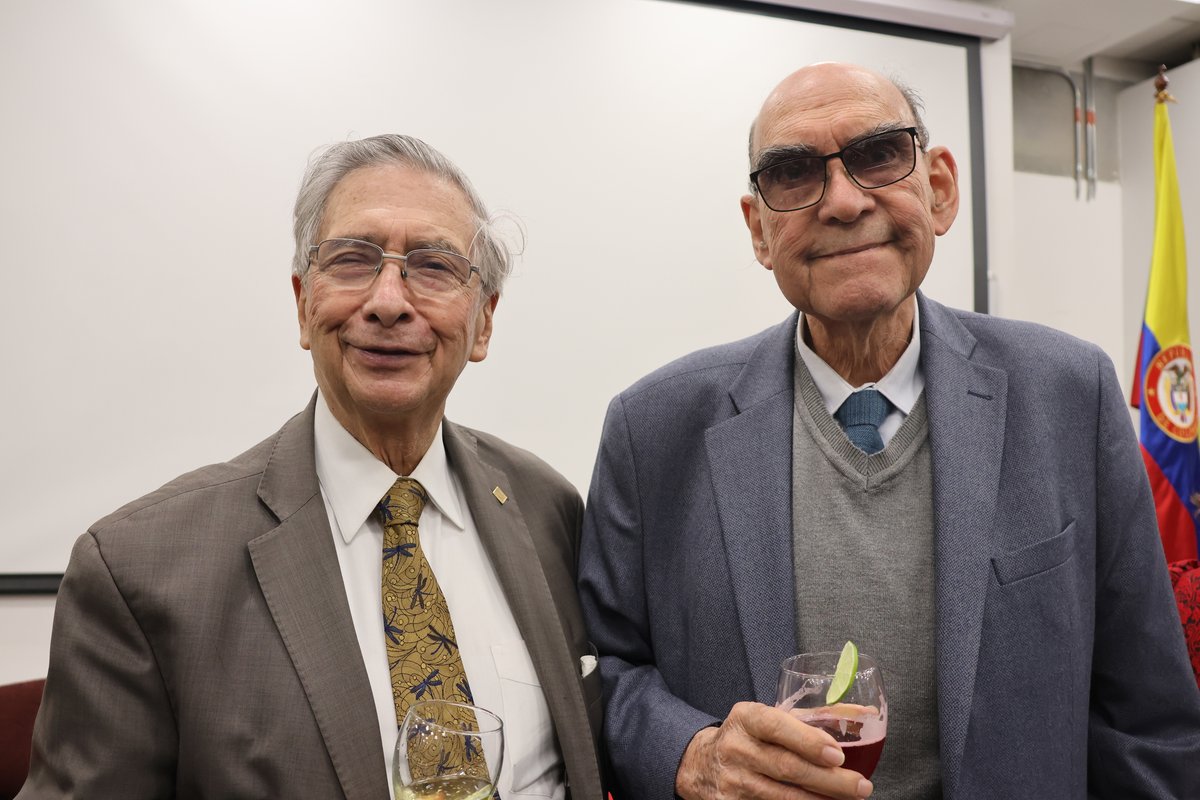 HOMENAJE A FUNDADORES