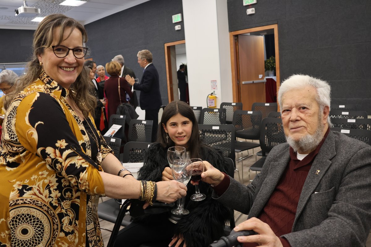 HOMENAJE A FUNDADORES