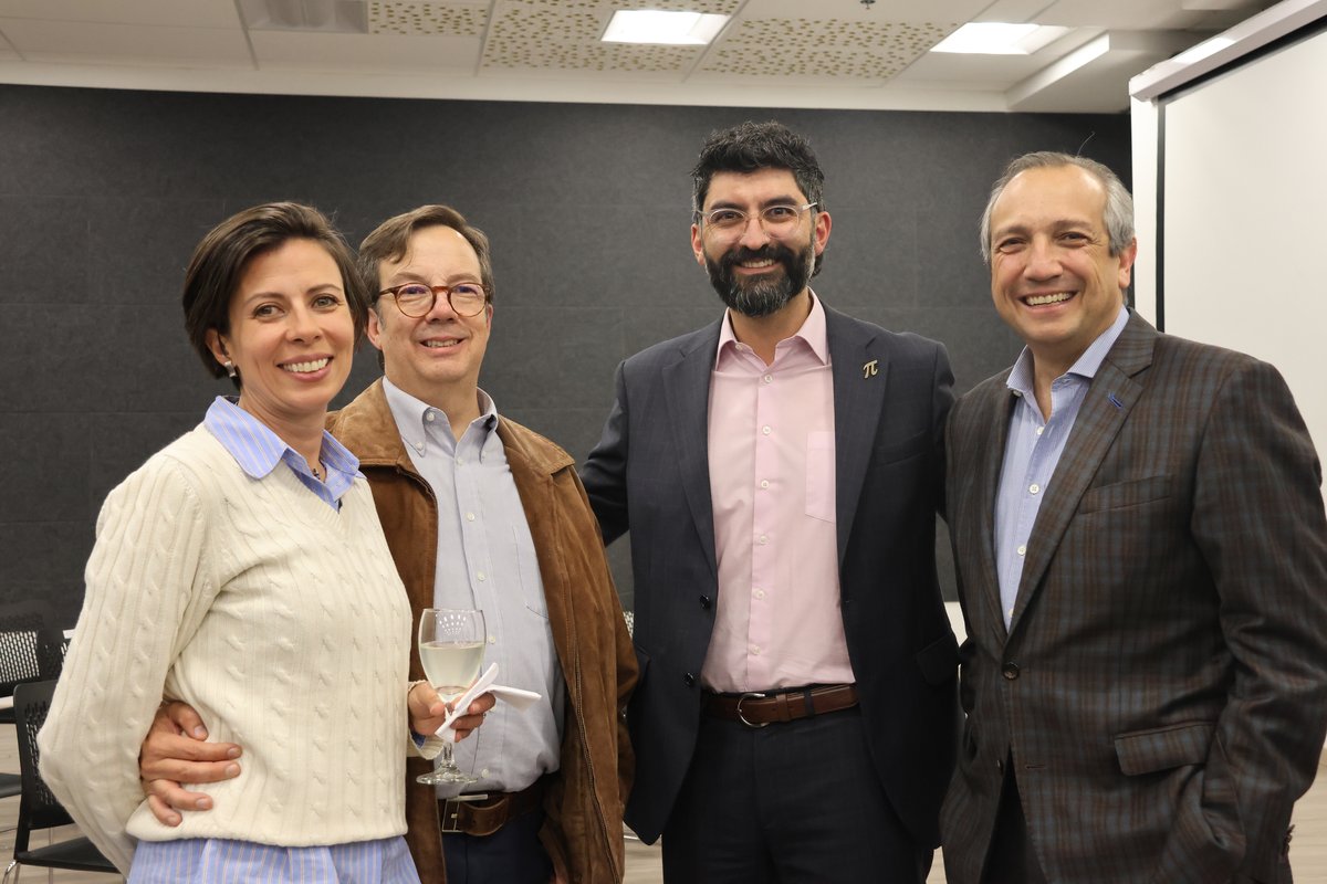 HOMENAJE A FUNDADORES