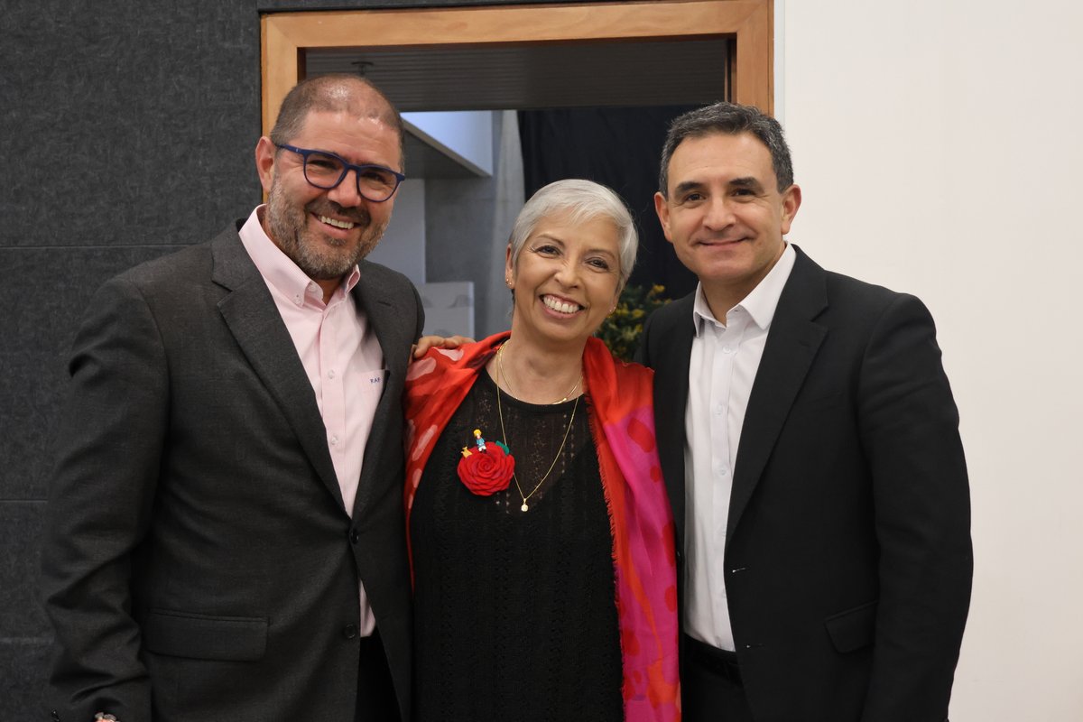 HOMENAJE A FUNDADORES