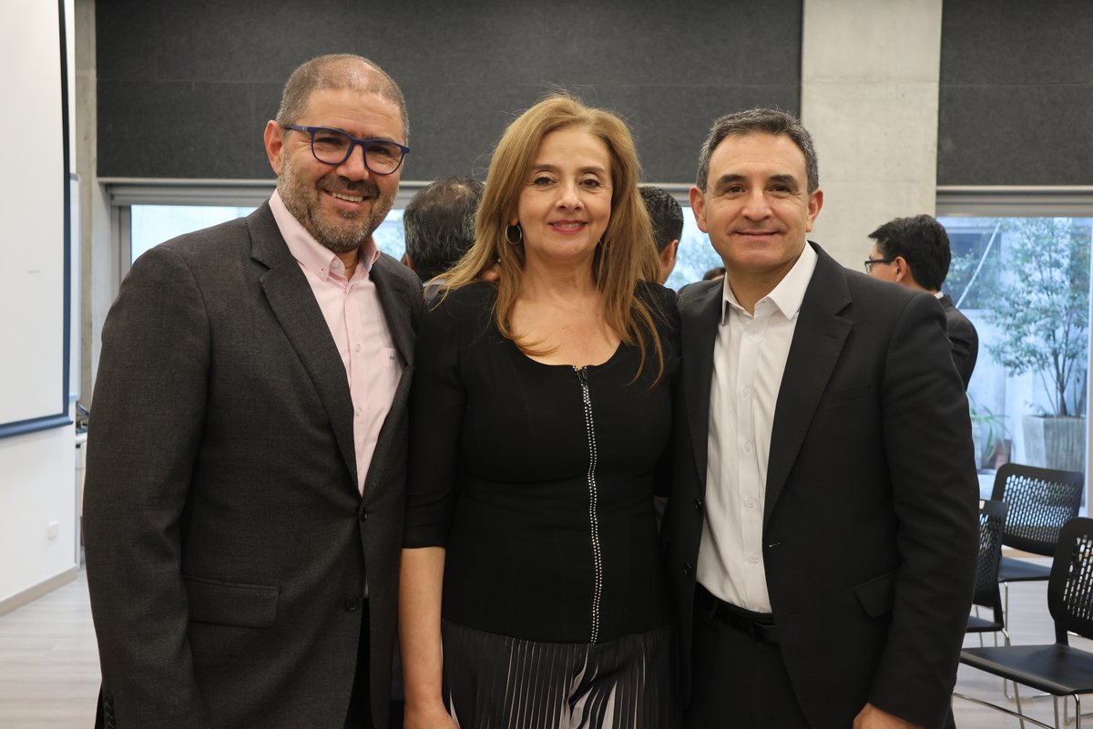 HOMENAJE A FUNDADORES