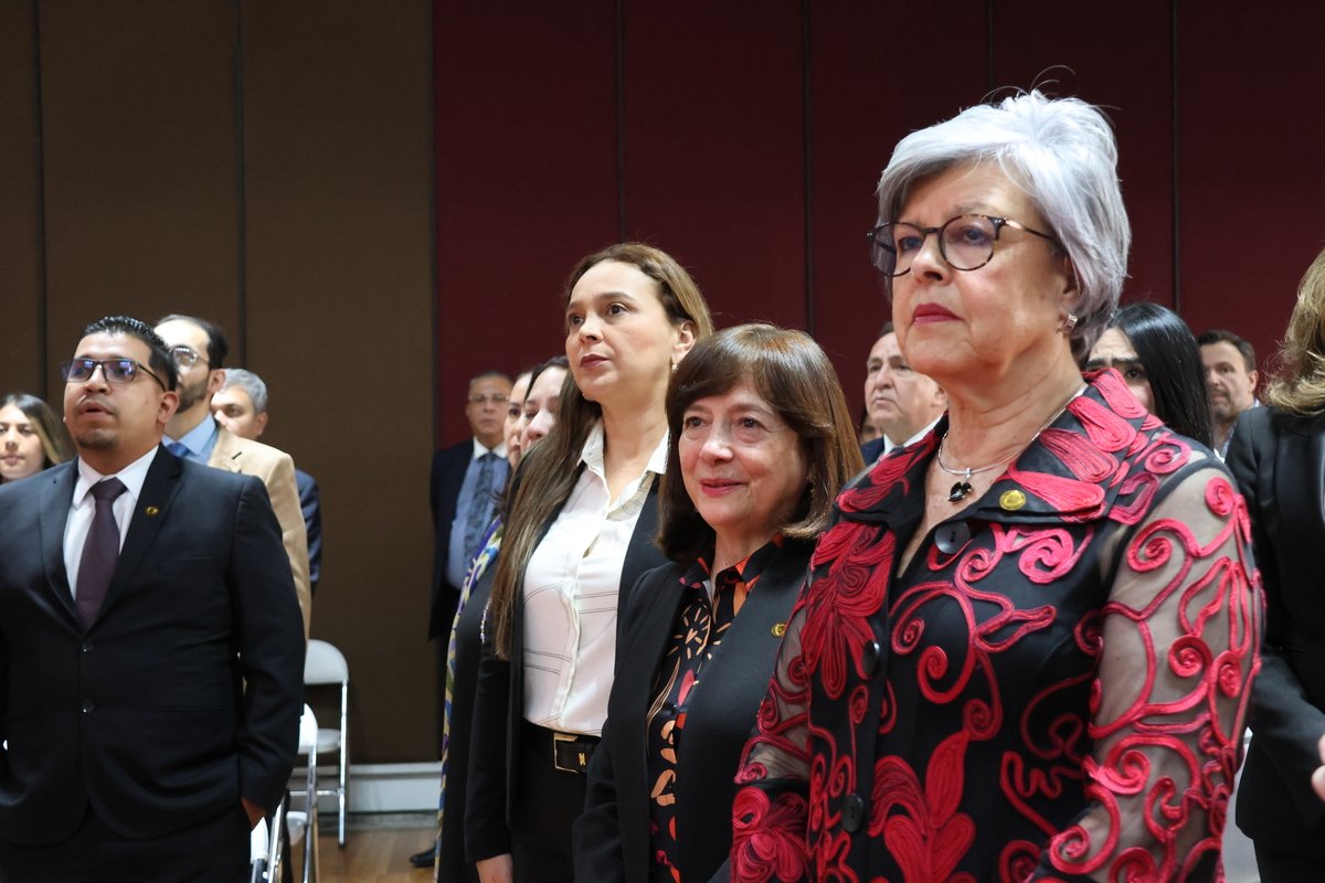 ENTREGA DE LA GRAN CRUZ - ESCUELA COLOMBIANA DE INGENIERÍA JULIO GARAVITO