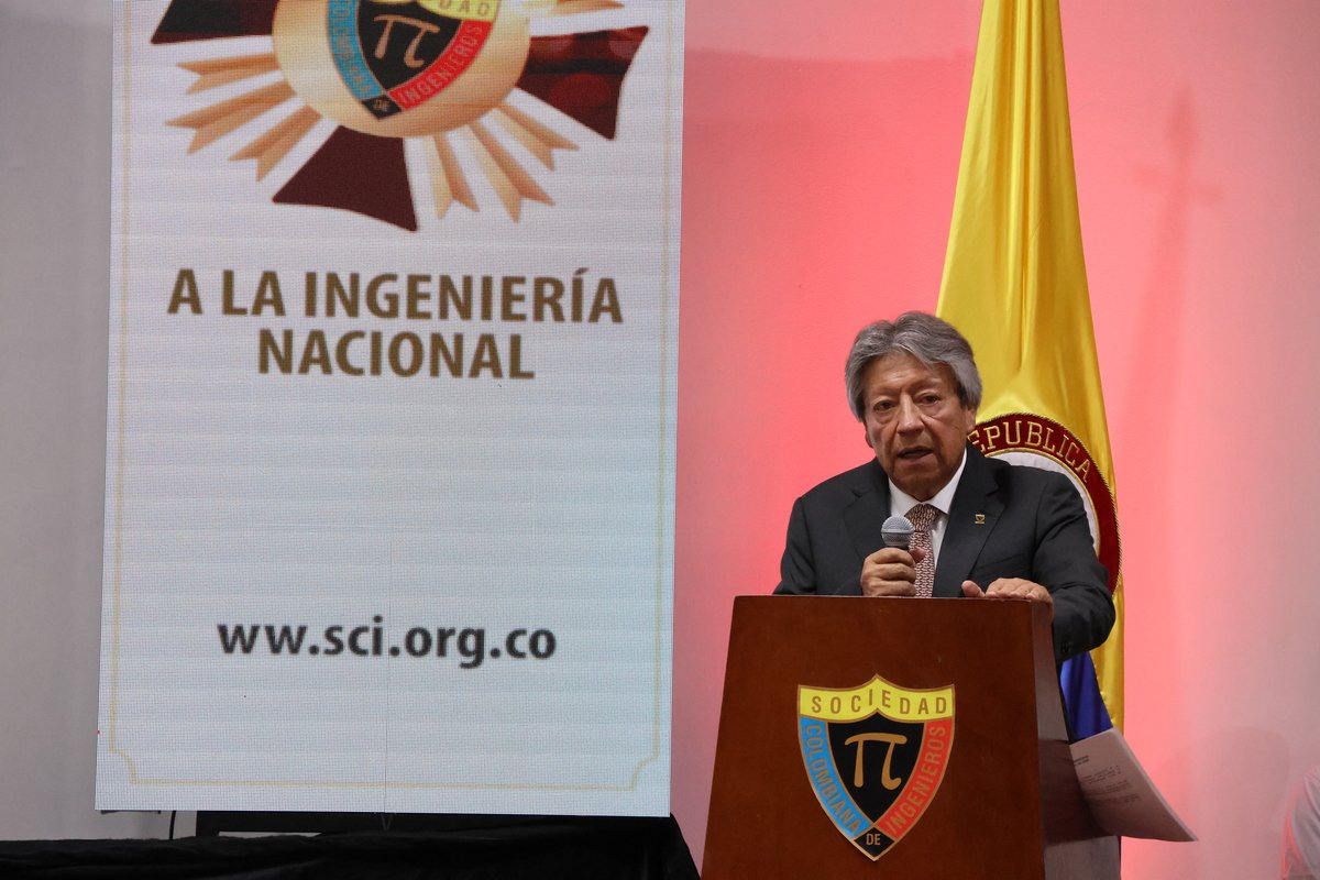 ENTREGA DE LA GRAN CRUZ - ESCUELA COLOMBIANA DE INGENIERÍA JULIO GARAVITO