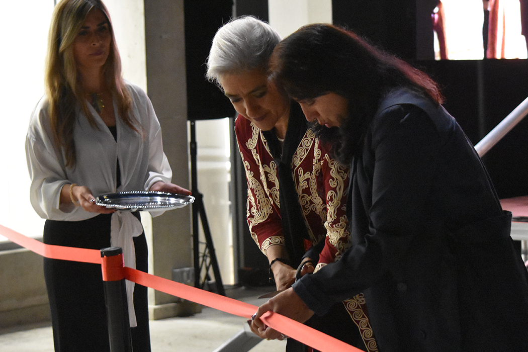 Inauguración Edificio E Corte de cinta hijas