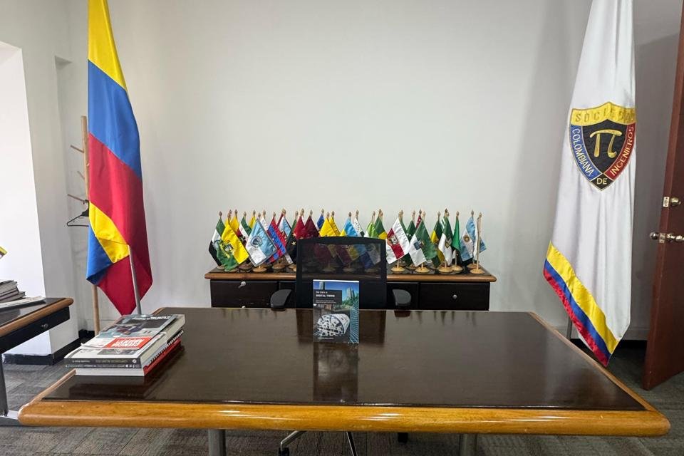 CARLOS ARTURO GOMEZ4