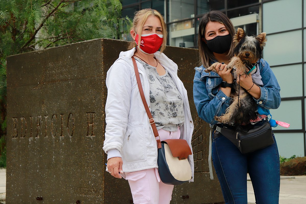 Madre con su hija aspirante