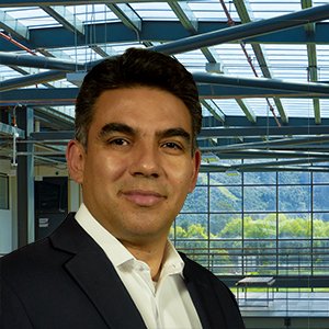 Luis Daniel Benavides Navarro - Julio Garavito