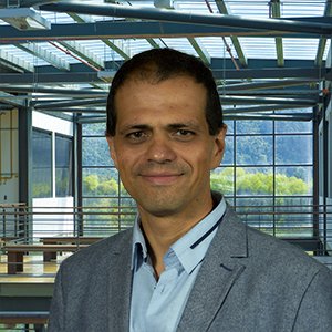 Joseph Robert Voelkl Peñaloza - Julio Garavito