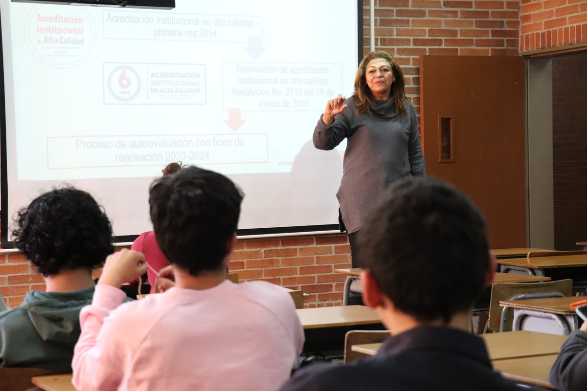 Acreditación cuarta jornada estudiantes (2)