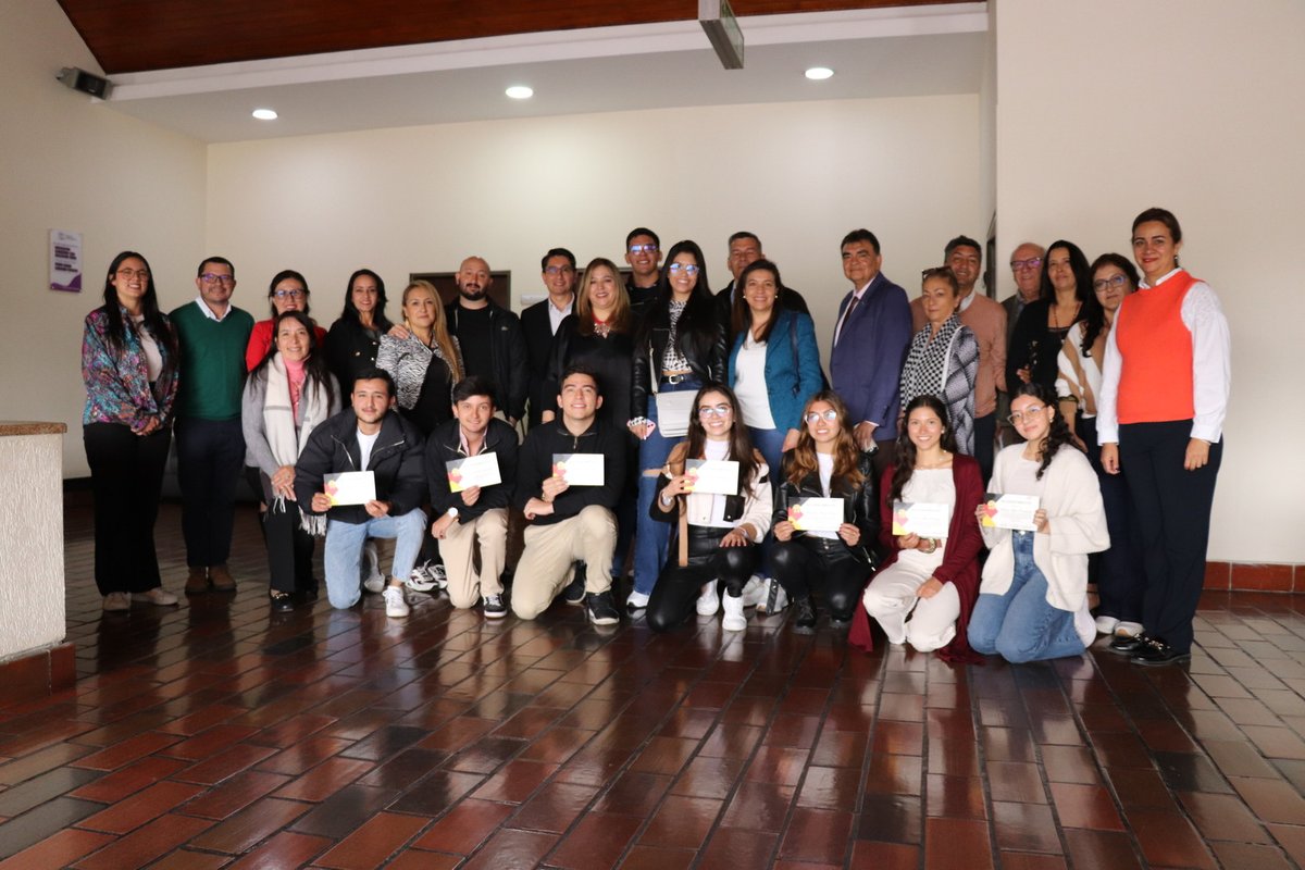 Becarios Kospie (2).