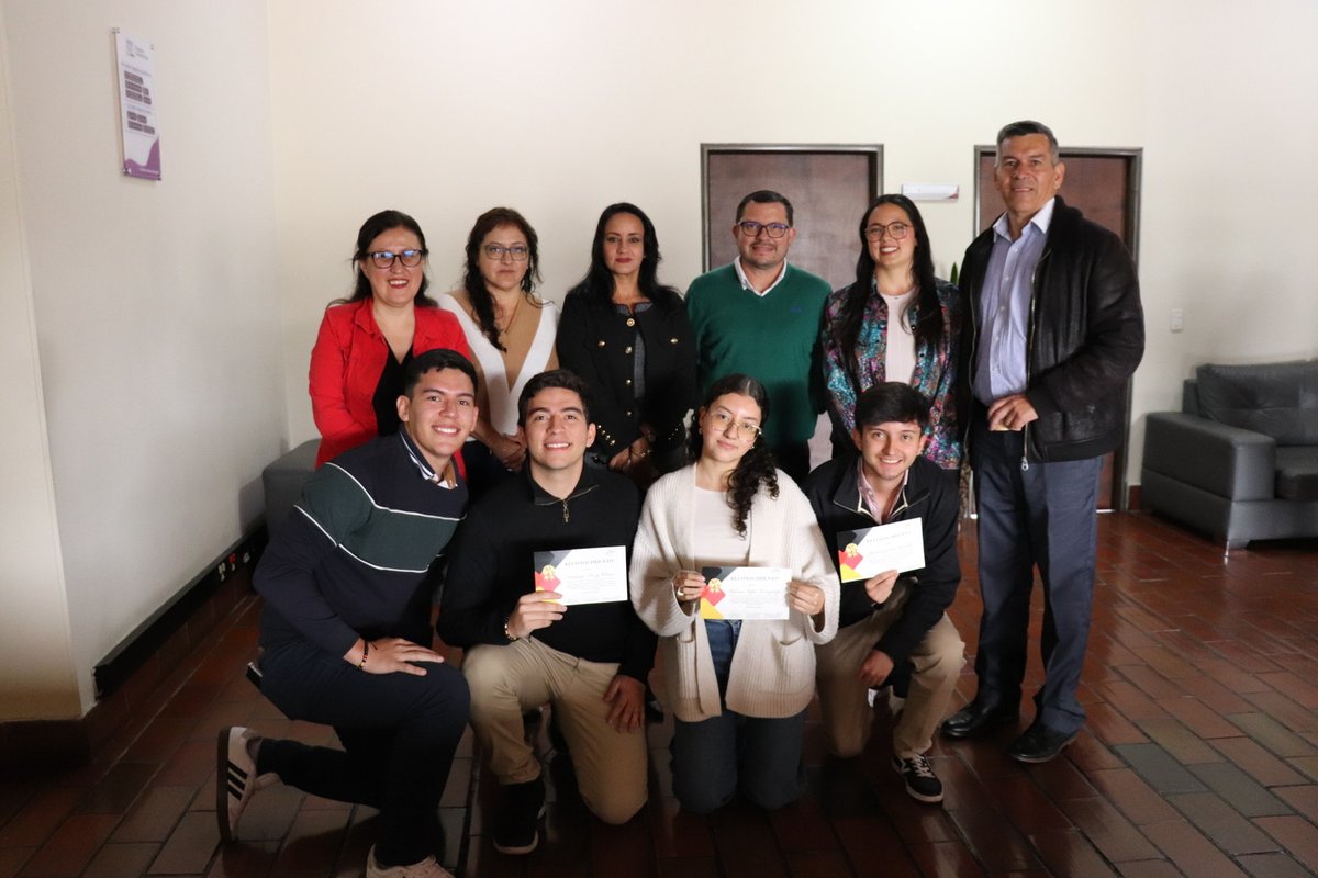 Becarios Kospie (20).