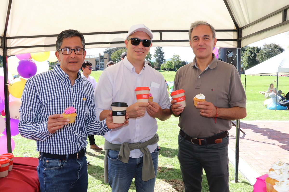 Celebración 20 años Admin. Empresas (7)