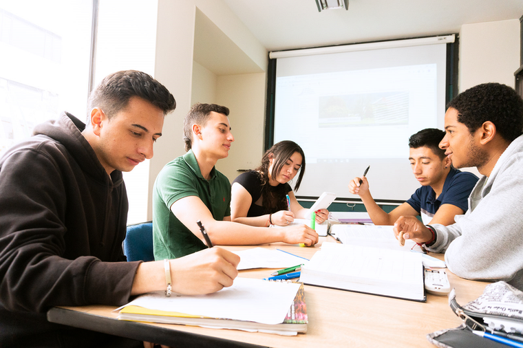 Centro de Estudios Oikonomía