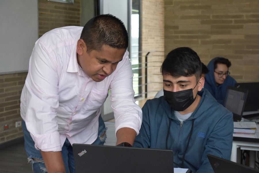 Centro de Estudios en Fundamentos de la Computación (3)