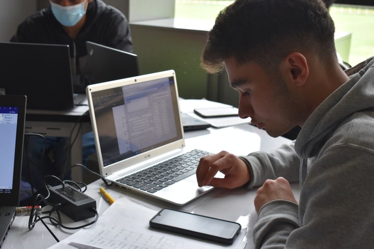 Centro de Estudios en Fundamentos de la Computación (4)