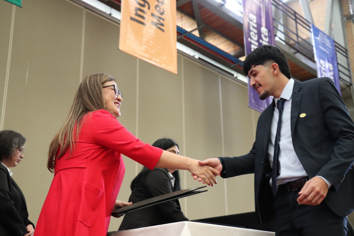 Ceremonia 92 . ° Grados pregrado (3)